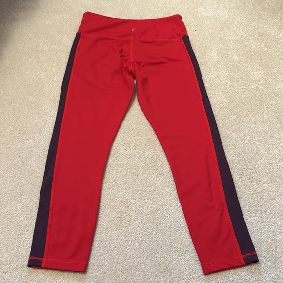 Zyia Active red and purple capri leggings size 8-10 - Picture 6 of 7